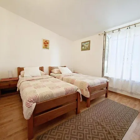 Stefanija Apartment *